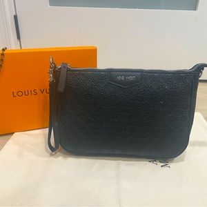 Black Nine West wristlet NWOT
